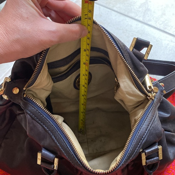 Tory Burch Verona Pleated Bag - Picture 14 of 16